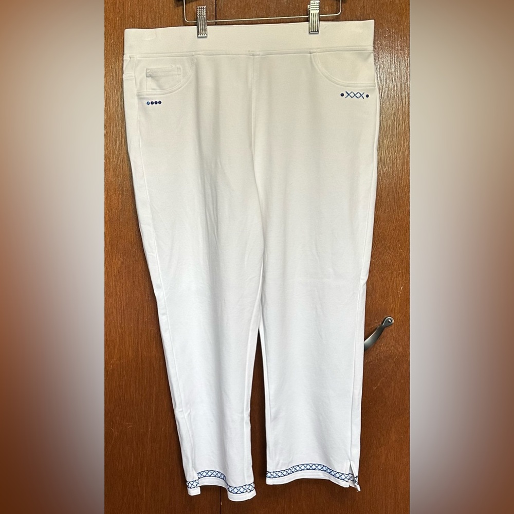 ‼️3 for $30 - White Slip On Cropped Pants with Blue Trim & elastic band - Picture 3 of 10
